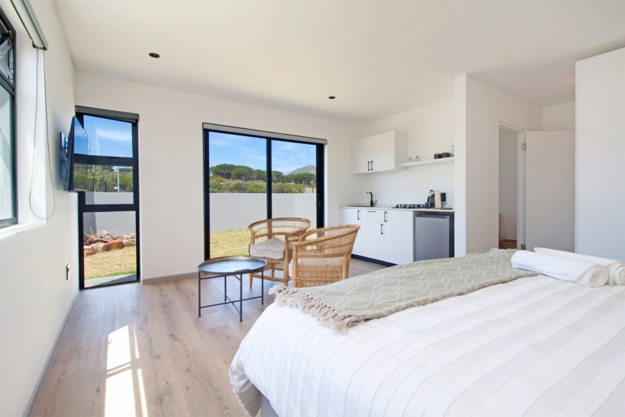 4 Bedroom Property for Sale in Kommetjie Western Cape